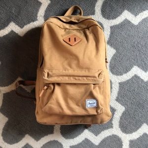 Hershel backpack in tan